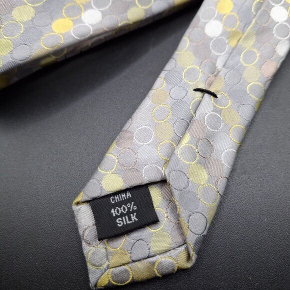 Calvin Klein 100% Silk Tie With Circle Pattern In Gray & Yellow - Picture 4 of 5